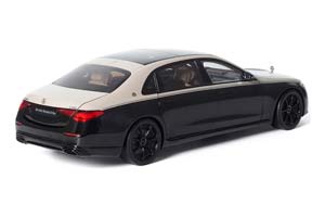 MERCEDES W223 MAYBACH S680 X223 2024 MOJAVE SILVER/ONYX BLACK  / МЕРСЕДЕС МАЙБАХ С680 СЕРЕБРИСТО-ЧЕРНЫЙ — фото 2