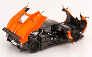 PAGANI ZONDA F 2005, ORANGE CARBON — фото 5
