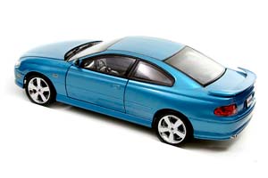 PONTIAC GTO 2004 BLUE METALLIC SPECIAL EDITION FOR CAR AND DRIVER — фото 3