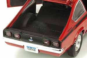 CHEVROLET VEGA YENKO STINGER 1972 RED/BLACK LIMITED EDITION 1002 PCS — фото 4