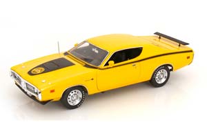 DODGE CHARGER SUPER BEE 1971 YELLOW BLACK