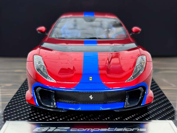 FERRARI 812 COMPETIZIONE METALLIC RED/BLUE STRIPE / ФЕРРАРИ 812 КОМПЕТИЦИОНЕ КРАСНЫЙ МЕТАЛЛИК/СИНИЙ ПОЛОСА — фото 2
