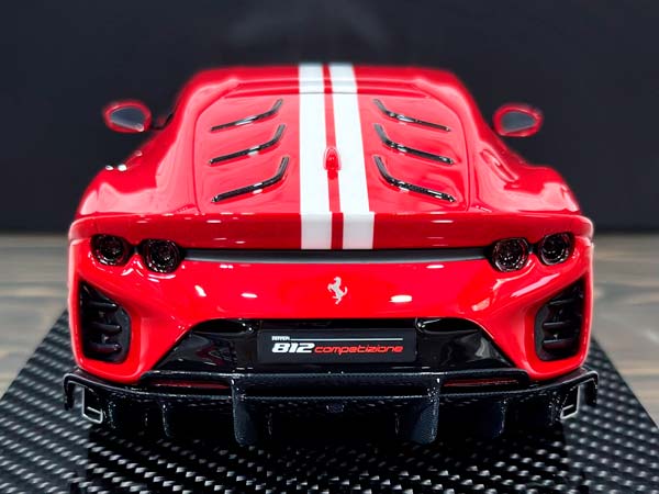 FERRARI 812 COMPETIZIONE RED/WHITE STRIPE / ФЕРРАРИ 812 КОМПЕТИЦИОНЕ КРАСНЫЙ-БЕЛЫЙ ПОЛОСА — фото 6