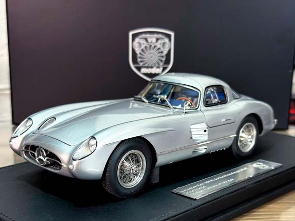 MERCEDES-BENZ 300 SLR UHLENHAUT COUPÉ (1955) SILVER/BLUE INTERIOR / МЕРСЕДЕС-БЕНЦ 300 SLR UHLENHAUT COUP СЕРЕБРИСТЫЙ/СИНИЙ ИНТЕРЬЕР