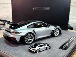 PORSCHE 911 (992) GT3 RS WEISSACH PACKAGE GT SILVER 1:18 & / ПОРШЕ 911 992 GT3 RS ПАКЕТ WEISSACH GT СЕРЕБРИСТЫЙ (ЛИМИТ 07/20) — фото 2