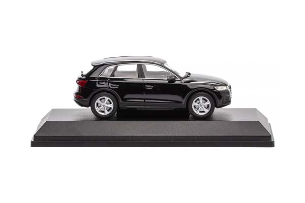 AUDI Q5 2016 BLACK / АУДИ Q5 2016 ЧЕРНЫЙ (ДЛИНА 15 СМ, БОКС МОЖЕТ ИМЕТЬ ПОВРЕЖДЕНИЯ, КАРТОННОЙ УПАКОВКИ НЕТ) — фото 5