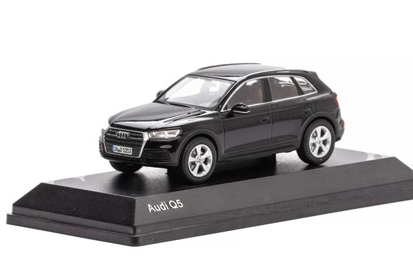 AUDI Q5 2016 BLACK / АУДИ Q5 2016 ЧЕРНЫЙ (ДЛИНА 15 СМ, БОКС МОЖЕТ ИМЕТЬ ПОВРЕЖДЕНИЯ, КАРТОННОЙ УПАКОВКИ НЕТ)