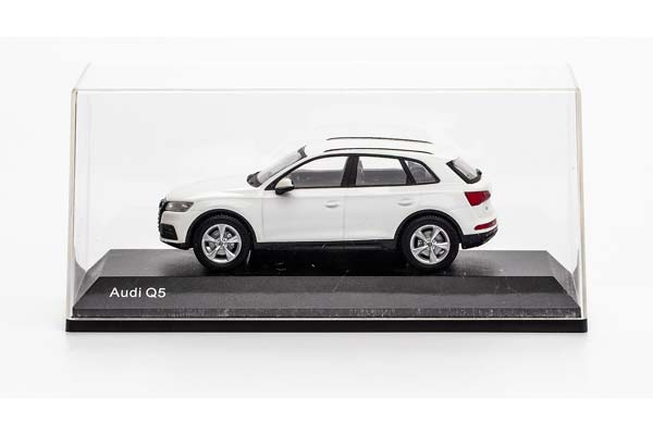 AUDI Q5 2016 WHITE / АУДИ Q5 2016 БЕЛЫЙ (ДЛИНА 15 СМ, БОКС МОЖЕТ ИМЕТЬ ПОВРЕЖДЕНИЯ, КАРТОННОЙ УПАКОВКИ НЕТ) — фото 7