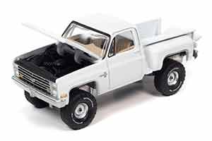 CHEVROLET SILVERADO STEP SIDE 4X4 1986 БЕЛЫЙ (ДЛИНА МОДЕЛИ 6-10 СМ) — фото 2