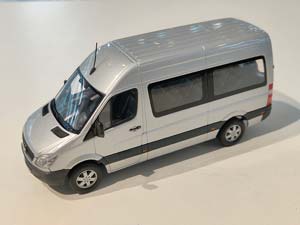 MERCEDES W906 SPRINTER СЕРЕБРИСТЫЙ (БОКС МОЖЕТ ИМЕТЬ ПОТЕРТОСТИ ИЛИ ТРЕЩИНЫ)