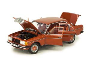 MERCEDES W123 E200 E-CLASS LIMOUSINE 1980-1985 ENGLISH RED LIMITED EDITION 1000 PCS — фото 4