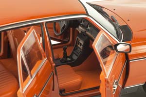 MERCEDES W123 E200 E-CLASS LIMOUSINE 1980-1985 ENGLISH RED LIMITED EDITION 1000 PCS — фото 6