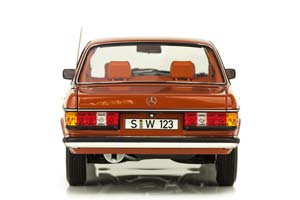 MERCEDES W123 E200 E-CLASS LIMOUSINE 1980-1985 ENGLISH RED LIMITED EDITION 1000 PCS — фото 10