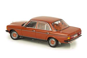 MERCEDES W123 E200 E-CLASS LIMOUSINE 1980-1985 ENGLISH RED LIMITED EDITION 1000 PCS — фото 11