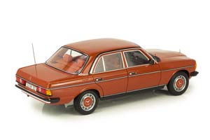 MERCEDES W123 E200 E-CLASS LIMOUSINE 1980-1985 ENGLISH RED LIMITED EDITION 1000 PCS — фото 2