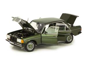 MERCEDES W123 E200 E-CLASS LIMOUSINE 1980-1985 GREEN LIMITED EDITION 1000 PCS — фото 4