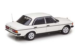 MERCEDES W123 200 E-CLASS 1980 AMG AEROKIT WHITE — фото 2