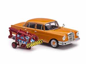 MERCEDES W111 220 SE КРАШ-ТЕСТ С РАКЕТНЫМ УСКОРИТЕЛЕМ — фото 11