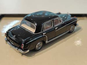 MERCEDES W187 220S LIMOUSINE ЧЕРНЫЙ (БОКС МОЖЕТ ИМЕТЬ ПОТЕРТОСТИ ИЛИ ТРЕЩИНЫ) — фото 2