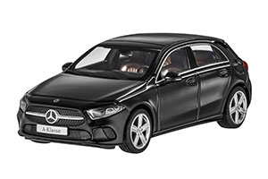 MERCEDES W177 A-CLASS 2017 BLACK — фото 1
