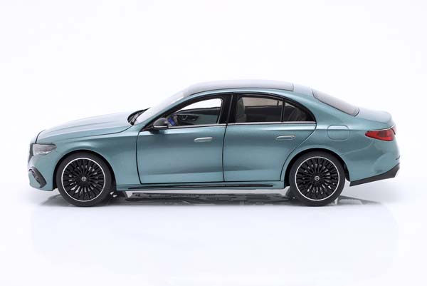 MERCEDES E-KLASSE W214 SALOON 2024 TURQUOISE-BLUEMETALLIC — фото 4