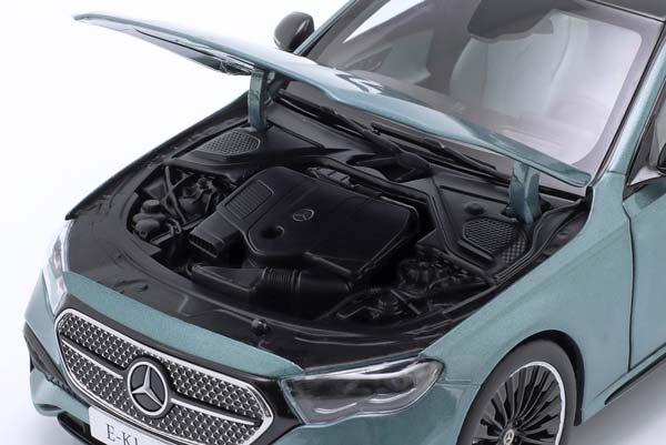 MERCEDES E-KLASSE W214 SALOON 2024 TURQUOISE-BLUEMETALLIC — фото 6