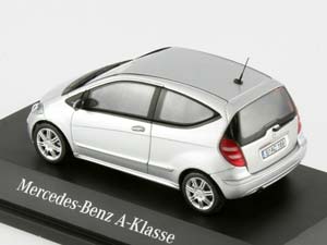 MERCEDES-BENZ A-CLASS W169 3 ДВ. СЕРЕБРИСТЫЙ — фото 4