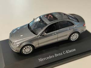 MERCEDES W204 C-CLASS ELEGANCE 2007 СЕРЕБРИСТЫЙ (БОКС МОЖЕТ ИМЕТЬ ПОТЕРТОСТИ ИЛИ ТРЕЩИНЫ)