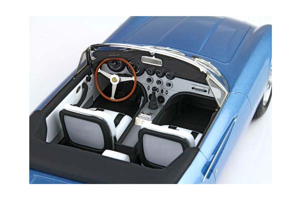 FERRARI 365 CALIFORNIA GENEVE MOTOR SHOW 1966 S/N 08347 METALLIC LIGHT BLUE / ФЕРРАРИ 365 КАЛИФОРНИА ГЕНЕВЕ МОТОР СХОВ 1966 С № 08347 1:18 ГОЛУБОЙ — фото 3