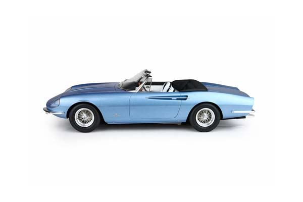 FERRARI 365 CALIFORNIA GENEVE MOTOR SHOW 1966 S/N 08347 METALLIC LIGHT BLUE / ФЕРРАРИ 365 КАЛИФОРНИА ГЕНЕВЕ МОТОР СХОВ 1966 С № 08347 1:18 ГОЛУБОЙ — фото 5