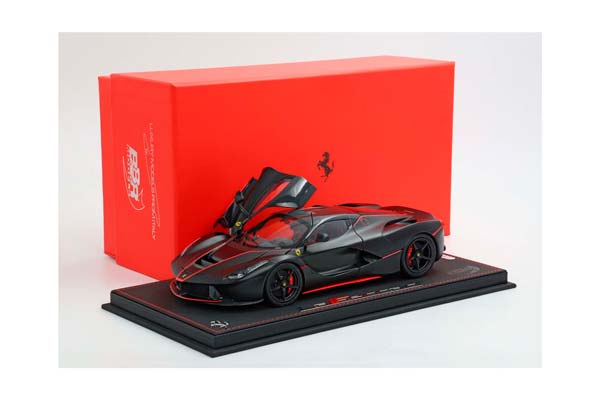 FERRARI LAFERRARI MATT BLACK WITH RED STRIPES FERNANDO ALONSO ECO LEATHER BASE - DISPLAY CASE INCLUDED / ФЕРРАРИ ЛАФЕРРАРИ МАТТ ПОЛОСЫ ФЕРНАНДО АЛОНСО ЕКО ЛЕАТХЕР БАЗА 1:18 КРАСНЫЙ — фото 10
