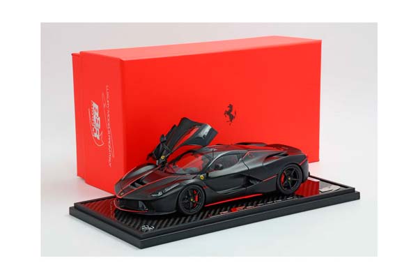 FERRARI LAFERRARI MATT BLACK WITH RED STRIPES FERNANDO ALONSO REAL CARBON BASE - DISPLAY CASE INCLUDED / ФЕРРАРИ ЛАФЕРРАРИ МАТТ ПОЛОСЫ ФЕРНАНДО АЛОНСО РЕАЛ КАРБОН БАЗА 1:18 КРАСНЫЙ — фото 10