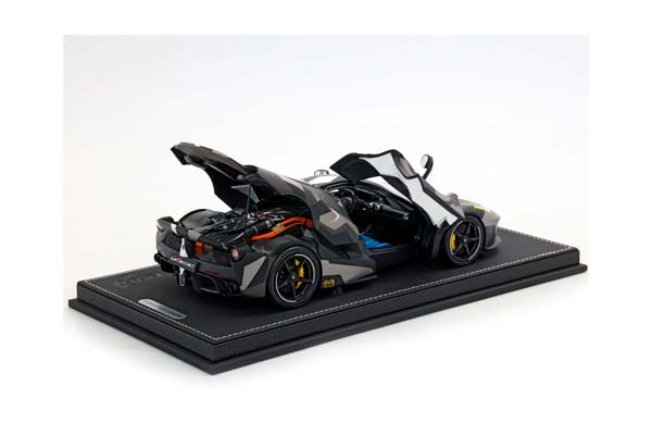 FERRARI LAFERRARI 2012 OPEN DIECAST - SPECIAL PACK CAMOUFLAGE DISPLAY CASE INCLUDED / ФЕРРАРИ ЛАФЕРРАРИ 2012 ОПЕН 1:18 — фото 2