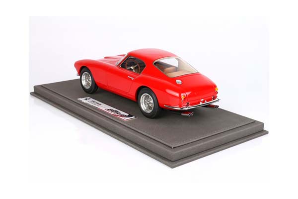 FERRARI 250 GT BERLINETTA PASSO CORTO / ФЕРРАРИ 250 ГТ БЕРЛИНЕТТА ПАССО КОРТО 1:18 — фото 2