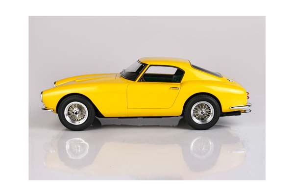 FERRARI 250 GT BERLINETTA PASSO CORTO YELLOW MODENA / ФЕРРАРИ 250 ГТ БЕРЛИНЕТТА ПАССО КОРТО 1:18 ЖЕЛТЫЙ — фото 6