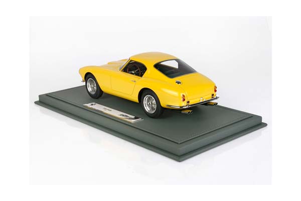 FERRARI 250 GT BERLINETTA PASSO CORTO YELLOW MODENA / ФЕРРАРИ 250 ГТ БЕРЛИНЕТТА ПАССО КОРТО 1:18 ЖЕЛТЫЙ — фото 2