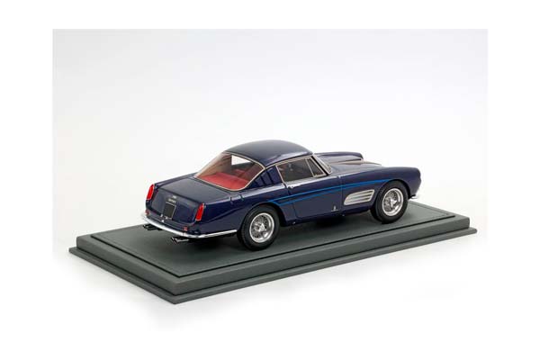 FERRARI 410 SUPERAMERICA SERIE III SN 1387 SA DARK METAL BLUE / ФЕРРАРИ 410 СУПЕРАМЕРИКА СЕРИЕ ИИИ СН 1387 СА ДАРК МЕТАЛ 1:18 СИНИЙ — фото 2