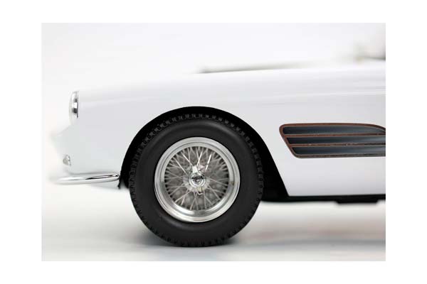 FERRARI 410 SUPERAMERICA SERIE III SN 1477 SA WHITE / ФЕРРАРИ 410 СУПЕРАМЕРИКА СЕРИЕ ИИИ СН 1477 СА 1:18 БЕЛЫЙ — фото 6