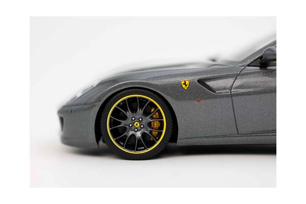 FERRARI 599 GTB FIORANO 2006 AUTOMATIC GEAR - MADE IN ITALY SILVERSTONE GREY CUOIO COLOR INTERIOR / ФЕРРАРИ 599 ГТБ 2006 АВТОМАТ 1:18 СЕРЫЙ — фото 4
