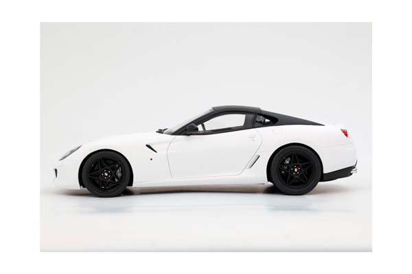 FERRARI 599 GTB FIORANO 2006 AUTOMATIC GEAR - MADE IN ITALY MATT WHITE / ФЕРРАРИ 599 ГТБ 2006 АВТОМАТ 1:18 БЕЛЫЙ — фото 6