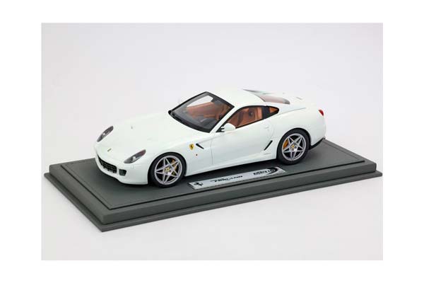 FERRARI 599 GTB FIORANO 2006 AUTOMATIC GEAR - MADE IN ITALY AVUS WHITE CUOIO COLOR INTERIOR / ФЕРРАРИ 599 ГТБ 2006 АВТОМАТ 1:18 БЕЛЫЙ — фото 1