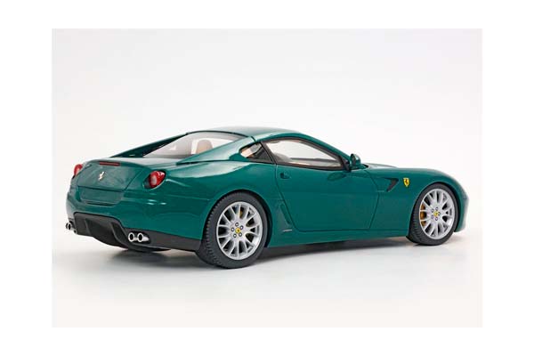 FERRARI 599 GTB FIORANO 2006 TAILOR MADE - MADE IN ITALY ONE OFF VERDE PINO - GREEN AND CREAM INTERIOR / ФЕРРАРИ 599 ГТБ 2006 ТАИЛОР МАДЕ 1:18 ЗЕЛЕНЫЙ — фото 6