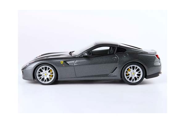 FERRARI 599 GTB FIORANO 2006 MANUAL GEAR - MADE IN ITALY SILVERSTONE GREY / ФЕРРАРИ 599 ГТБ 2006 МЕХАНИКА 1:18 СЕРЫЙ — фото 3