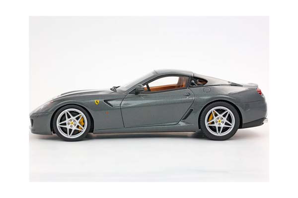 FERRARI 599 GTB FIORANO 2006 MANUAL GEAR - MADE IN ITALY SILVERSTONE GREY CUOIO COLOR INTERIOR / ФЕРРАРИ 599 ГТБ 2006 МЕХАНИКА 1:18 СЕРЫЙ — фото 4