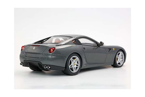 FERRARI 599 GTB FIORANO 2006 MANUAL GEAR - MADE IN ITALY SILVERSTONE GREY CUOIO COLOR INTERIOR / ФЕРРАРИ 599 ГТБ 2006 МЕХАНИКА 1:18 СЕРЫЙ — фото 6