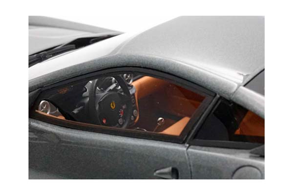 FERRARI 599 GTB FIORANO 2006 MANUAL GEAR - MADE IN ITALY SILVERSTONE GREY CUOIO COLOR INTERIOR / ФЕРРАРИ 599 ГТБ 2006 МЕХАНИКА 1:18 СЕРЫЙ — фото 7
