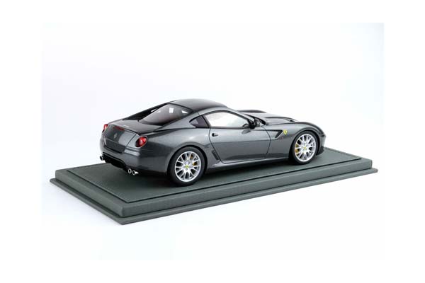 FERRARI 599 GTB FIORANO 2006 MANUAL GEAR - MADE IN ITALY SILVERSTONE GREY / ФЕРРАРИ 599 ГТБ 2006 МЕХАНИКА 1:18 СЕРЫЙ — фото 2