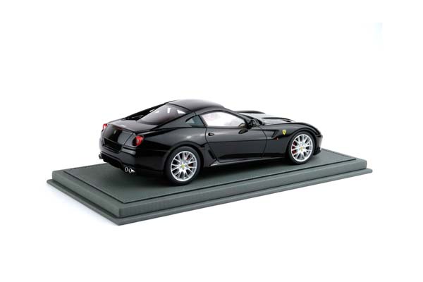 FERRARI 599 GTB FIORANO 2006 MANUAL GEAR - MADE IN ITALY DS BLACK / ФЕРРАРИ 599 ГТБ 2006 МЕХАНИКА 1:18 ЧЕРНЫЙ — фото 2
