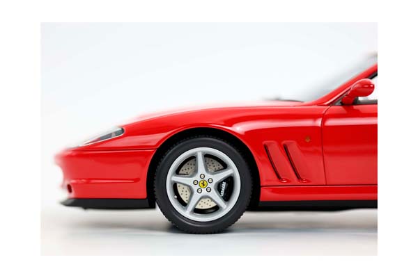 FERRARI 550 MARANELLO 1996 - MADE IN ITALY ROSSO CORSA - BLACK / ФЕРРАРИ 550 МАРАНЕЛЛО 1996 1:18 КРАСНЫЙ — фото 9