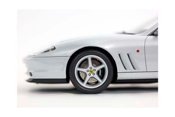 FERRARI 550 MARANELLO 1996 EX SCHUMACHER - MADE IN ITALY ARGENTO NURBURGRING - RED / ФЕРРАРИ 550 МАРАНЕЛЛО 1996 ЕКС СКХУМАКХЕР 1:18 КРАСНЫЙ — фото 8